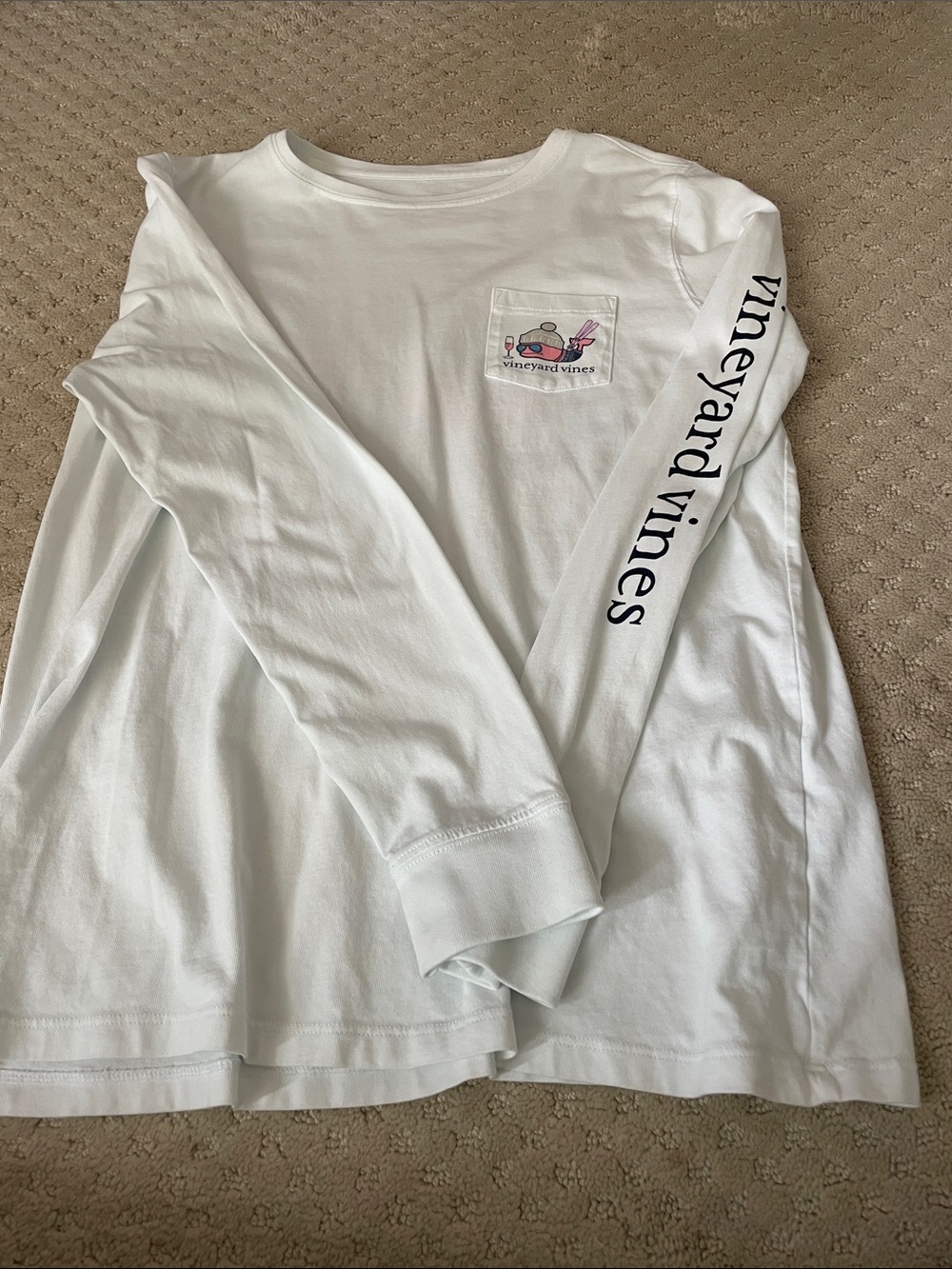 Vineyard Vines Women's White Long-Sleeve Tee with Pocket Graphic